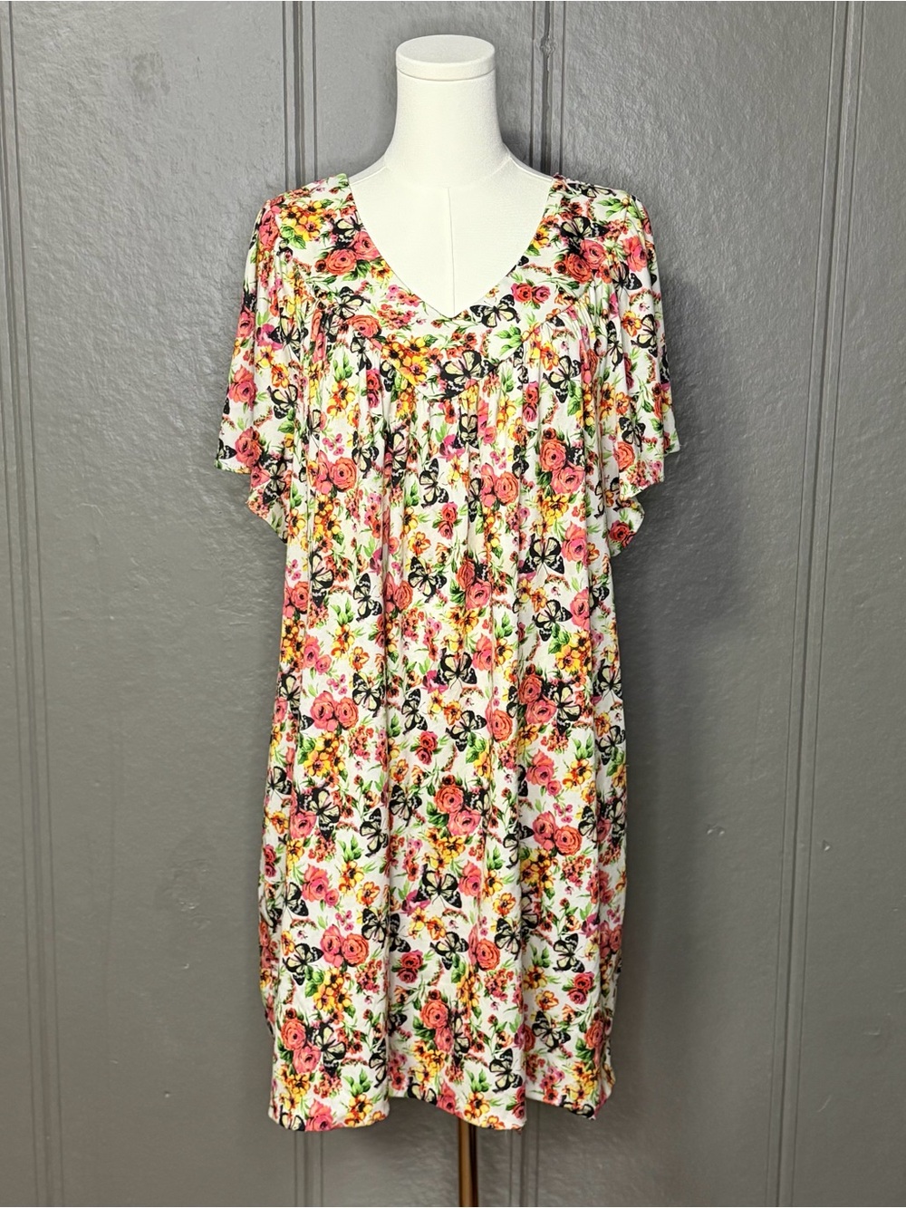 Vintage White Stag Floral Butterfly Print Mumu Nightgown